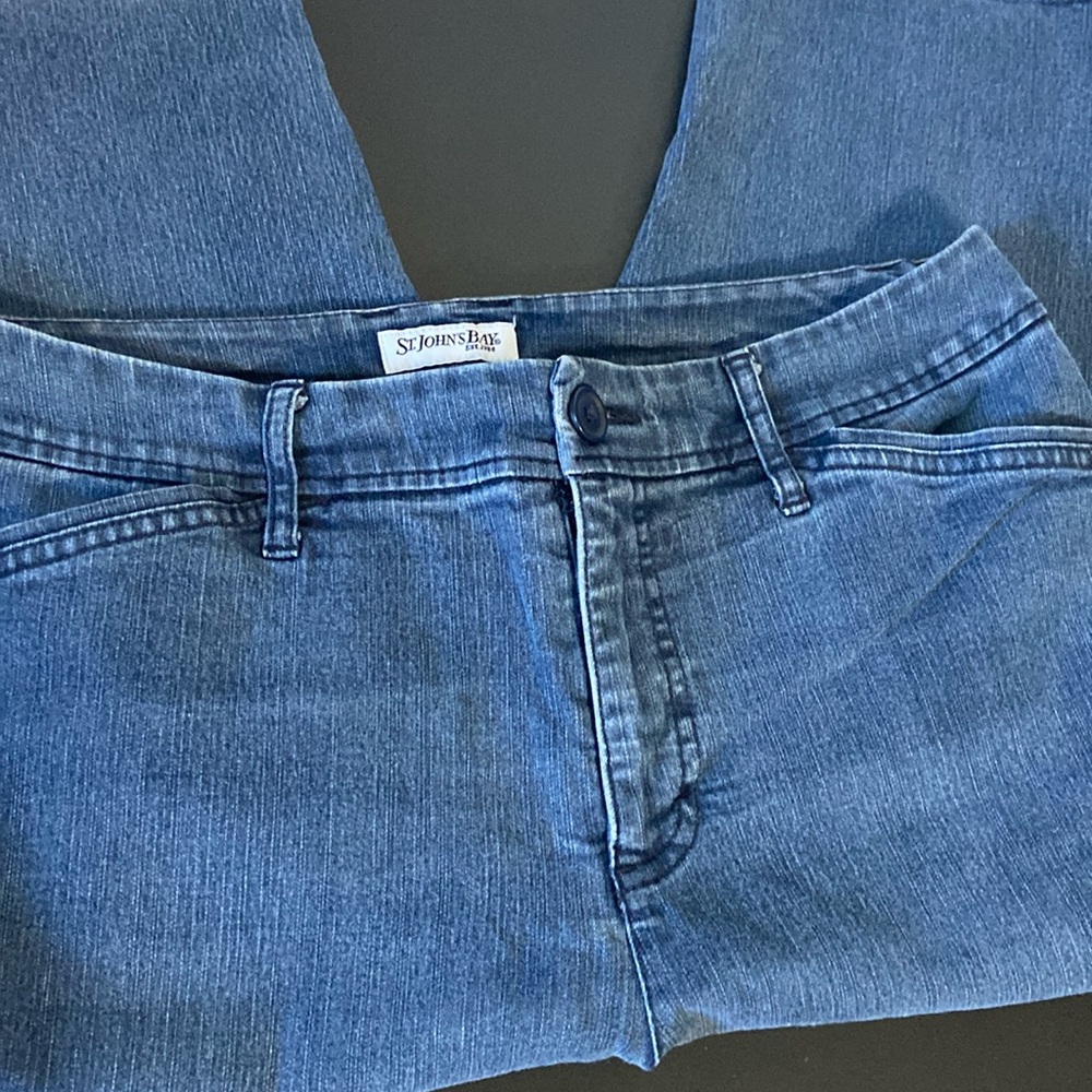 St.Johnβs Bay πSO COMFY πDenim Capris - Picture 3 of 4